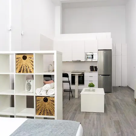 Urban Nook Apartment *